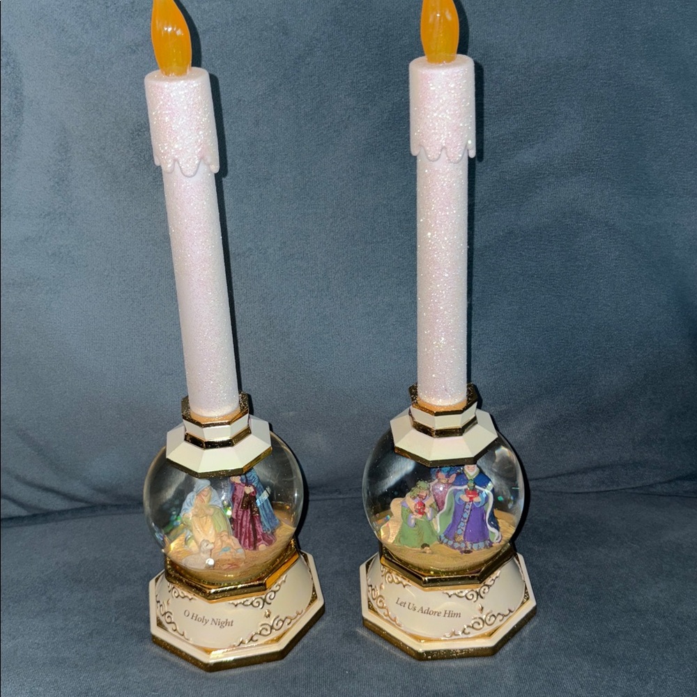 Thomas Kinkade Illuminated Nativity Snowglobe Candleholders. Uses batteries